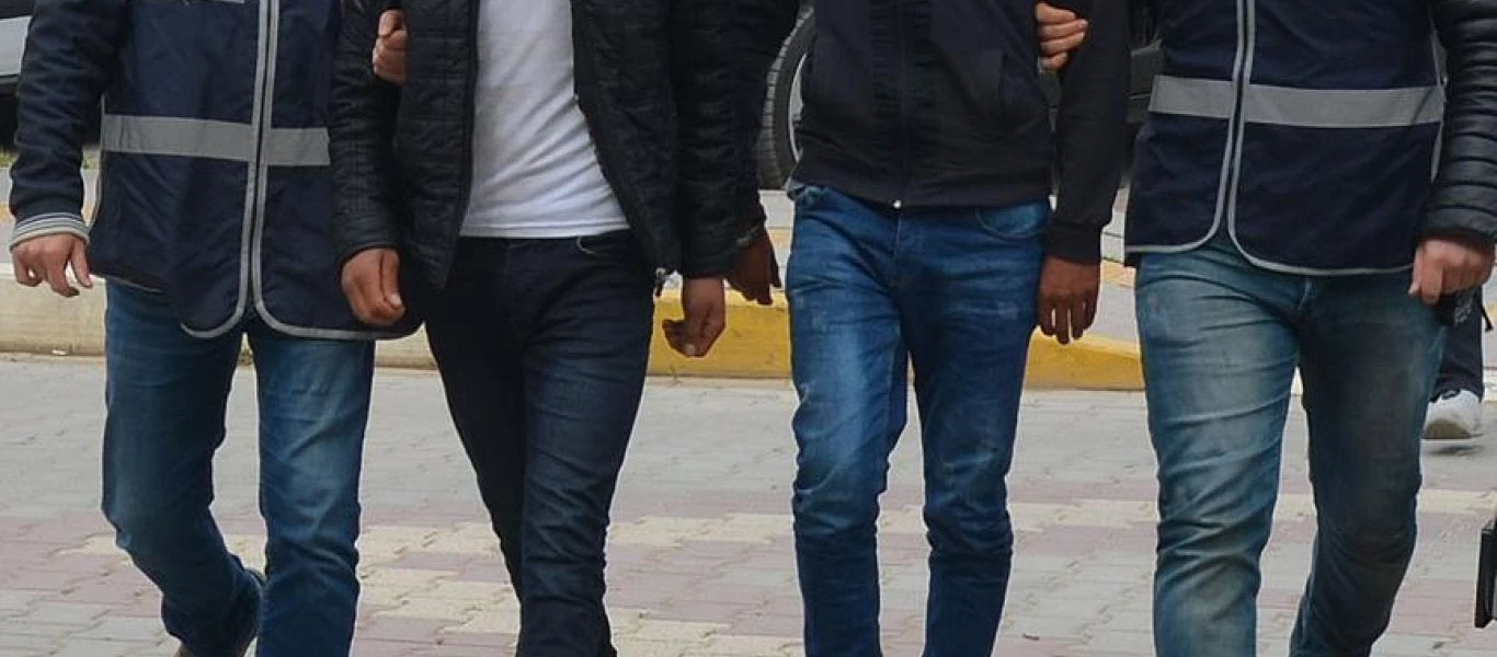 Νέα «αφαίμαξη» στις τουρκικές ΕΔ: Ο Ρ.Τ.Ερντογάν «αποκεφάλισε» 322 πιλότους, ναυάρχους και στρατηγούς